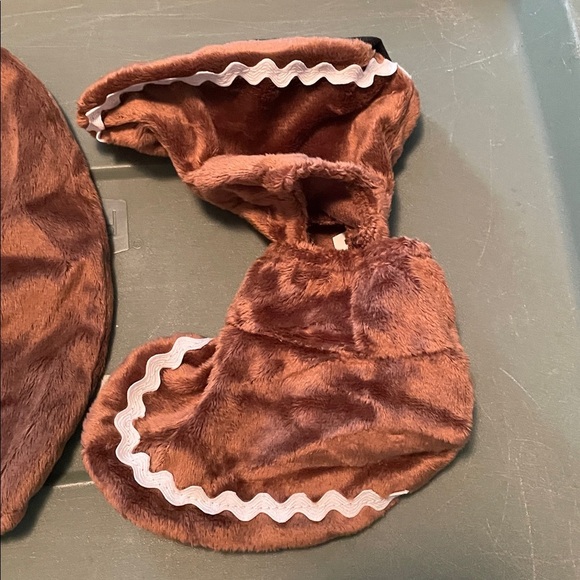 Christmas Holiday Child Gingerbread Costume Size
Toddler 1-2 yrs old NWT - Picture 10 of 11